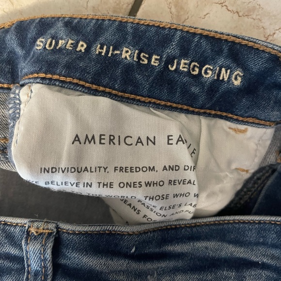 NWOT AMERICAN EAGLE SUPER HI-RISE JEGGING - Picture 2 of 4